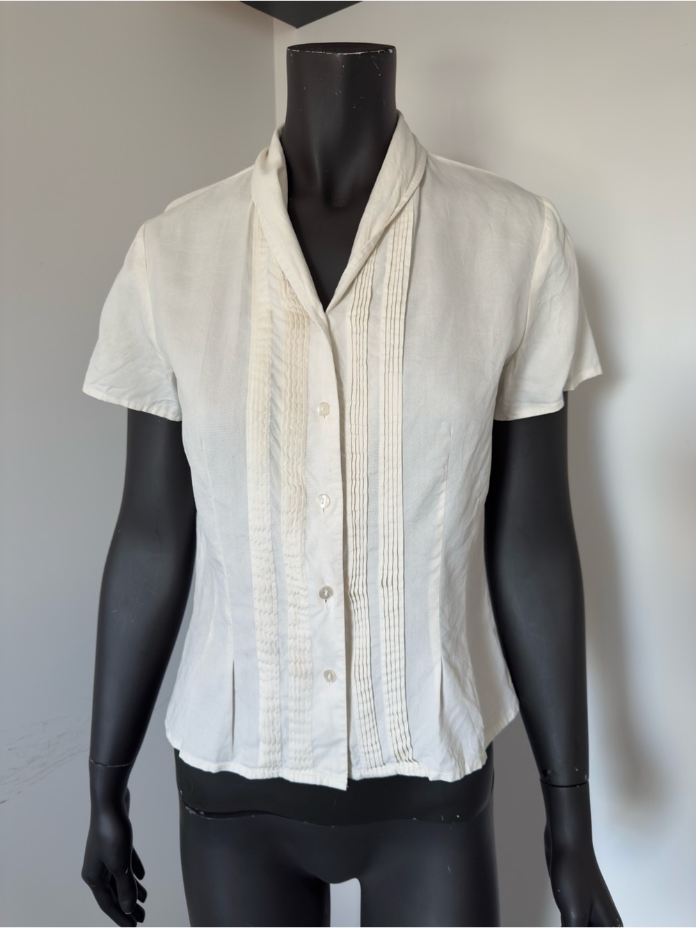 233. Anna and Frank Silk White Short-Sleeve Pintuck Button-Up Top